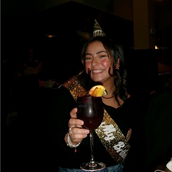 Meet your Posher, Kaitlin - Picture 1 of 1